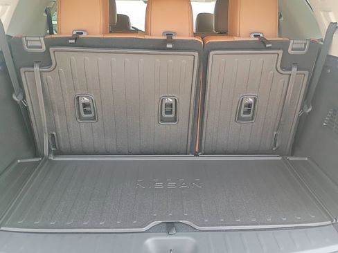 New 2026 Nissan Pathfinder Platinum image 7