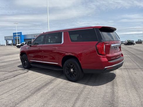 Used 2022 GMC Yukon XL SLT w/ SLT Luxury Package AWD/4WD image 7
