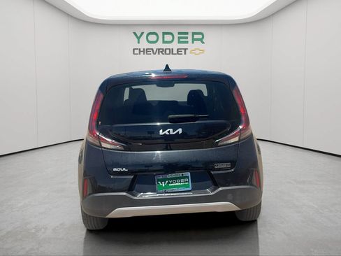 Used 2023 Kia Soul S FWD image 8