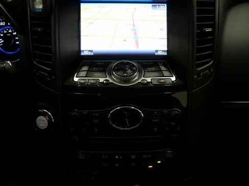 Used 2015 INFINITI QX70 AWD w/ Premium Package image 21