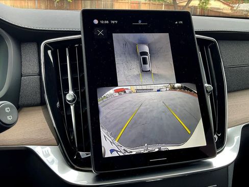 Used 2025 Volvo XC90 B5 Plus w/ Protection Package Premier image 24