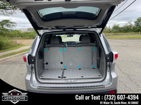Used 2014 Toyota Highlander XLE image 18