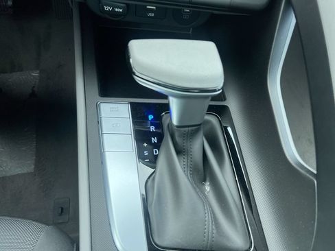 Used 2026 Hyundai Elantra SE FWD image 19