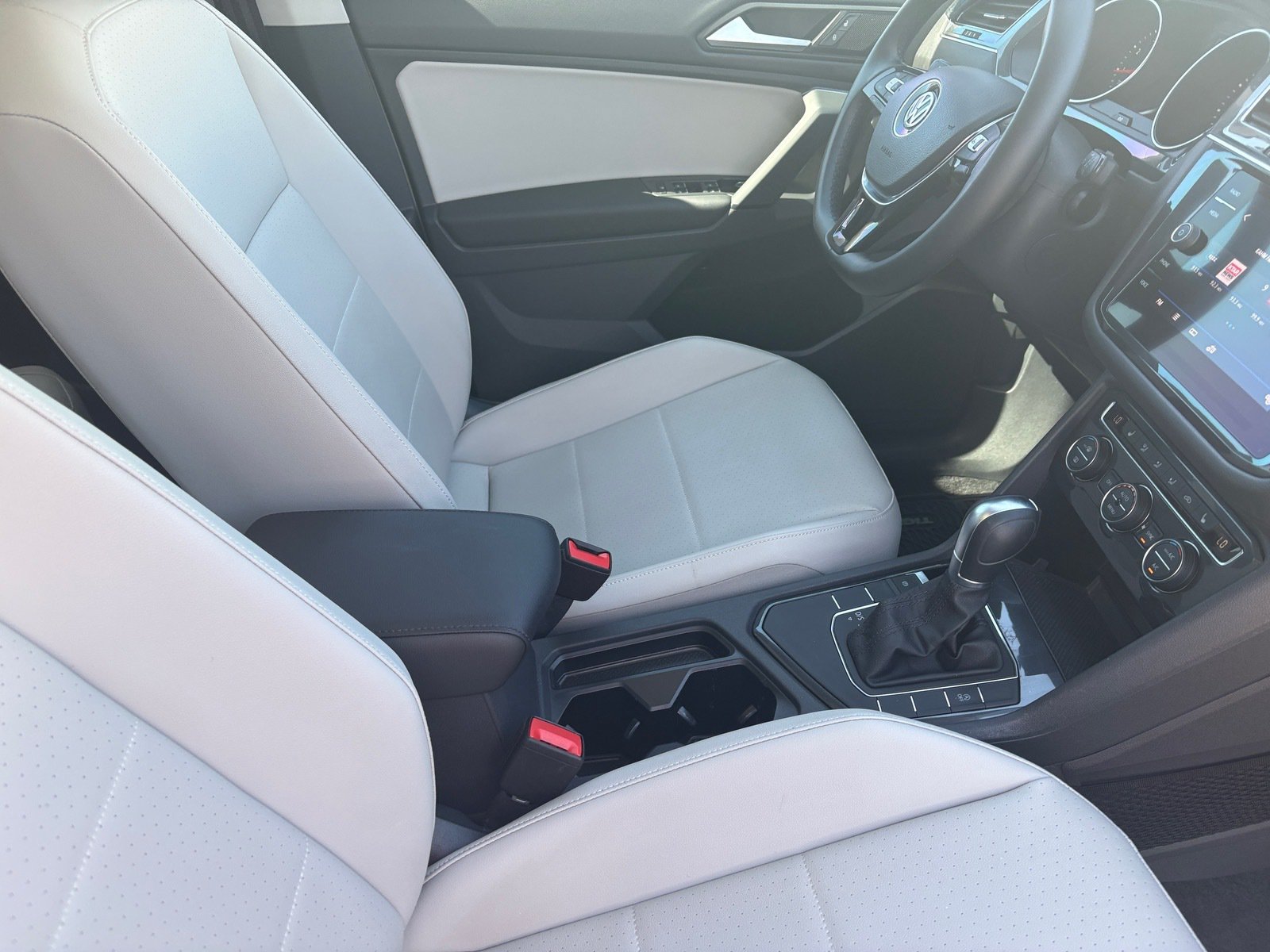 Used 2019 Volkswagen Tiguan SE FWD image 10
