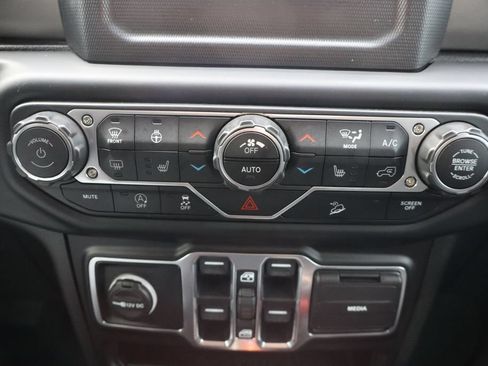 Used 2019 Jeep Wrangler Unlimited Sport S AWD/4WD image 13