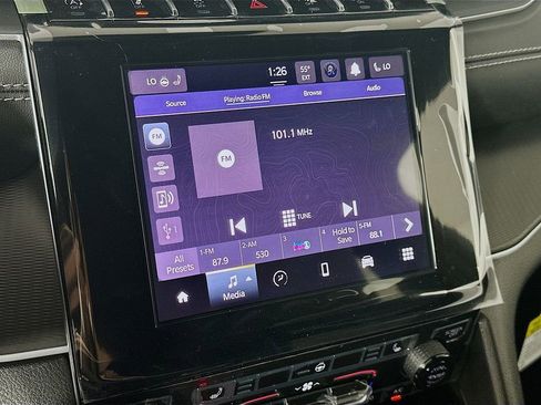 New 2025 Jeep Grand Cherokee Altitude image 13