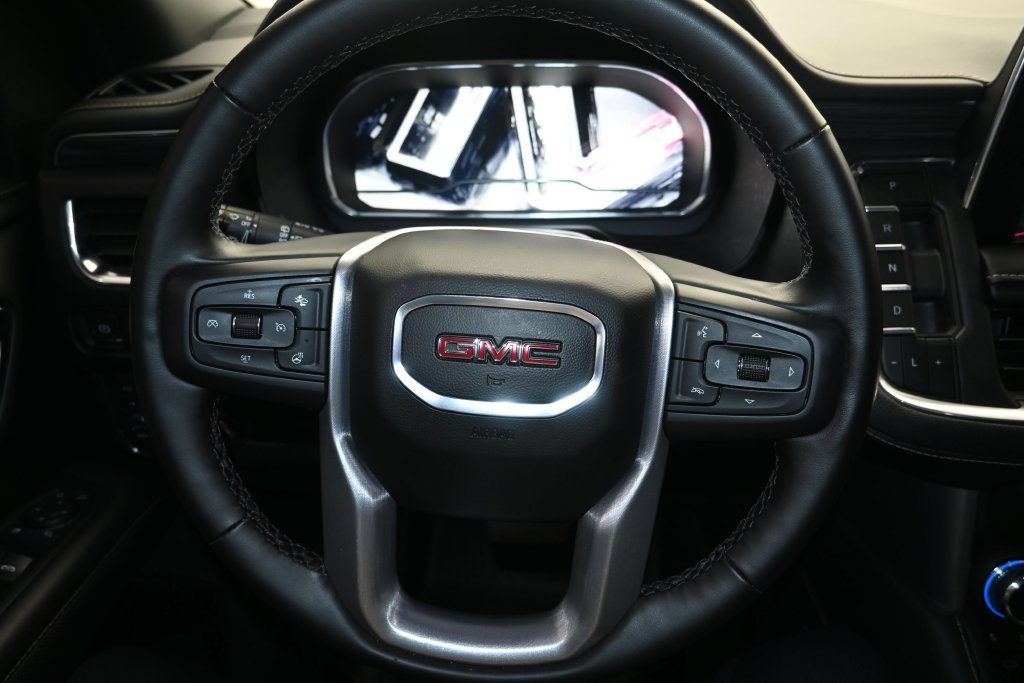 Used 2024 GMC Yukon SLT w/ SLT Luxury Package AWD/4WD image 14