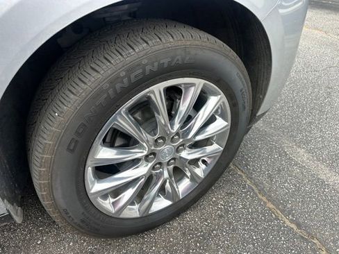 Used 2021 Buick Enclave Premium w/ Sun and Sites Package FWD image 22