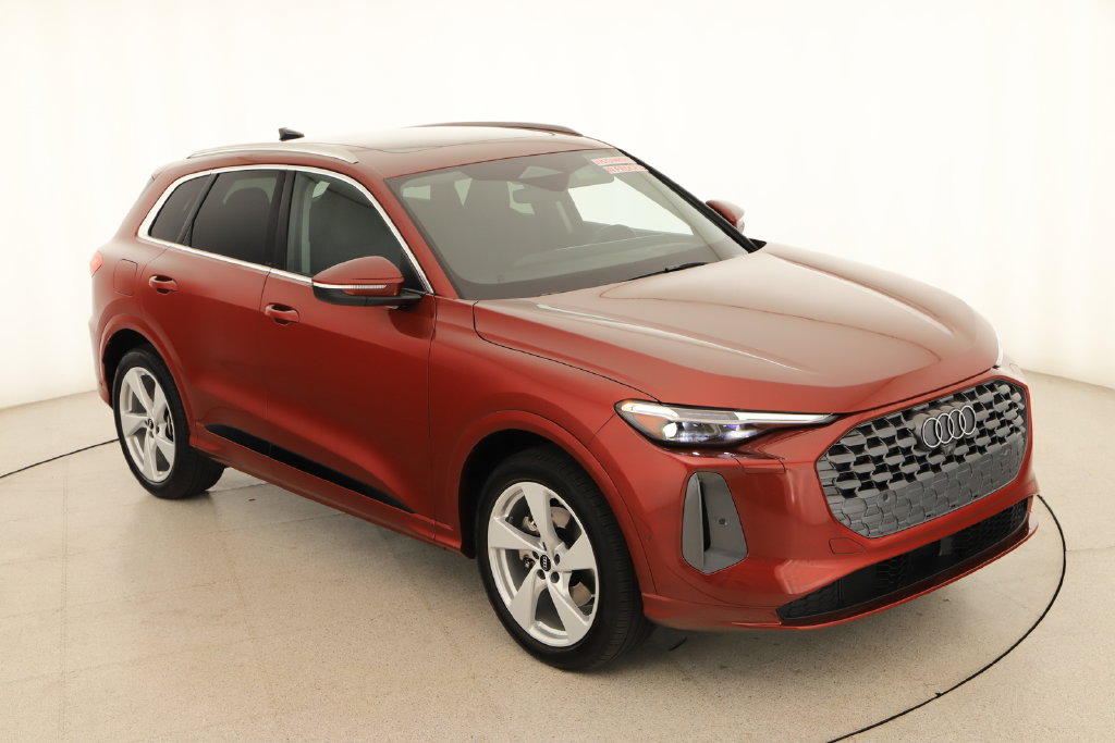 Certified 2025 Audi Q5 Prestige AWD/4WD image 36