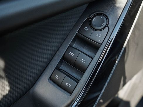 New 2026 Chevrolet Equinox LT AWD/4WD image 16