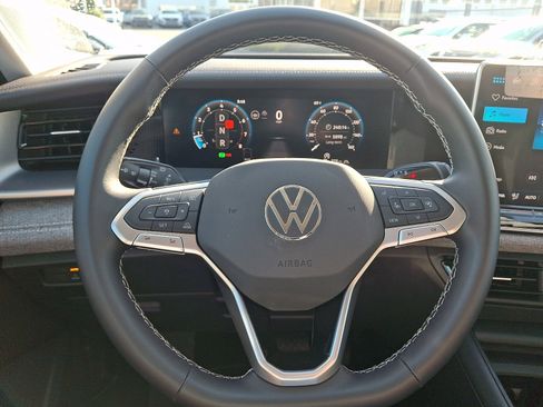 Certified 2025 Volkswagen Tiguan S AWD/4WD image 17