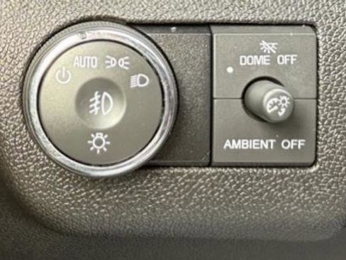 Used 2017 Chevrolet Traverse LT image 24