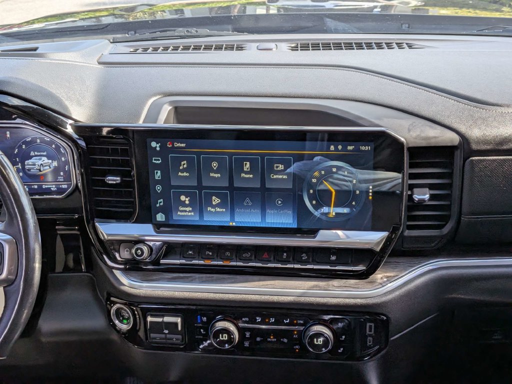 Used 2022 Chevrolet Silverado 1500 LTZ AWD/4WD image 16