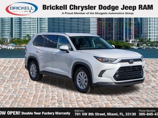 Used 2024 Toyota Grand Highlander XLE FWD video 3