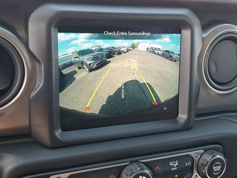 Used 2023 Jeep Wrangler Unlimited Sport AWD/4WD image 18
