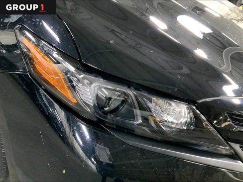 Used 2021 Toyota Camry SE w/ Cold Weather Package image 27