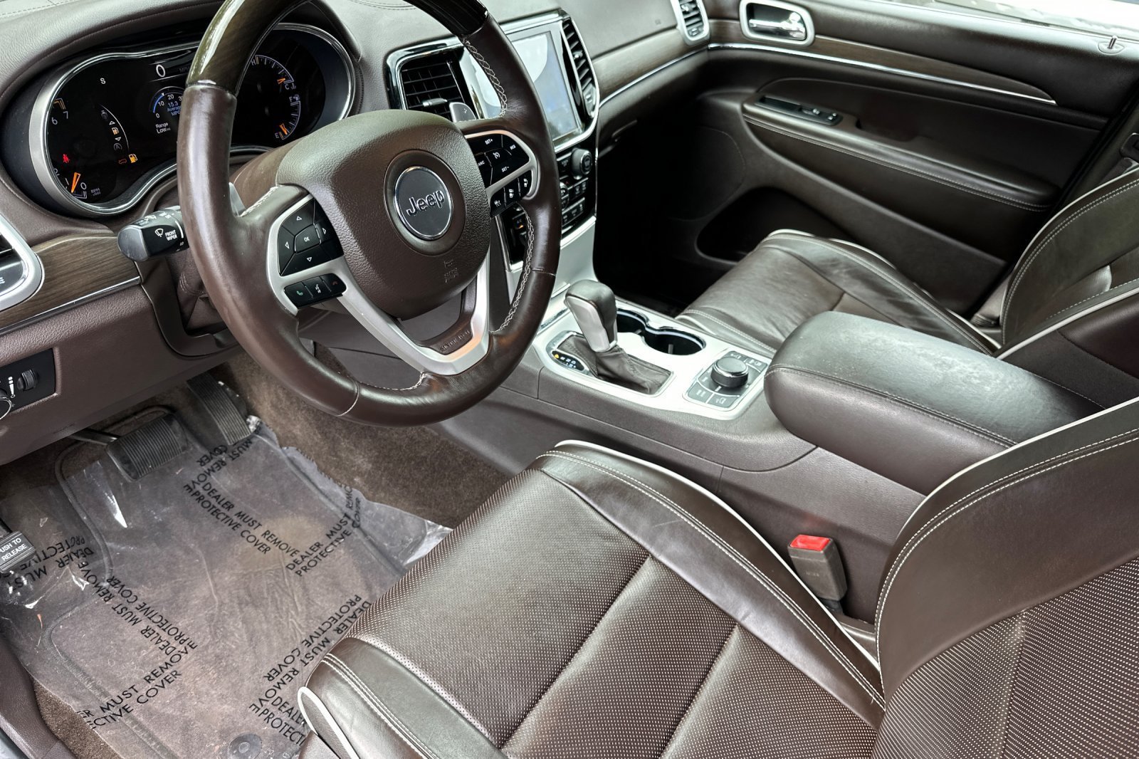 Used 2019 Jeep Grand Cherokee Overland AWD/4WD image 10