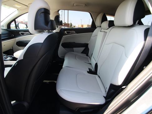 Used 2023 Kia Sportage EX FWD image 7