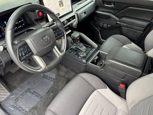 Certified 2025 Toyota Tacoma TRD Off-Road w/ TRD Off Road Upgrade Package AWD/4WD image 9