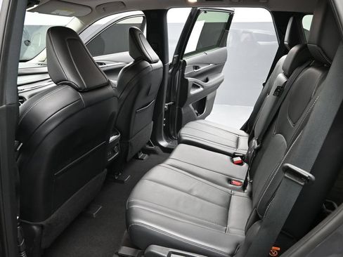 Certified 2023 INFINITI QX60 Luxe w/ Vision Package AWD/4WD image 10