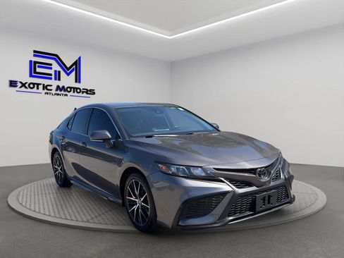 Used 2022 Toyota Camry SE FWD image 7