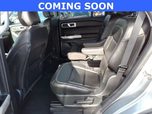 Used 2024 Ford Explorer XLT w/ Equipment Group 202A AWD/4WD image 11