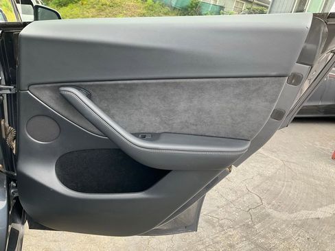 Used 2023 Tesla Model Y 2WD image 63
