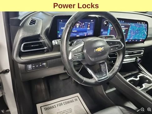 Used 2025 Chevrolet Traverse LT w/ Driver Confidence Package image 11