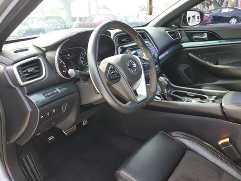 Used 2021 Nissan Maxima SR w/ Sport Mat Group image 12