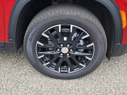 Certified 2025 Chevrolet Traverse LT w/ Sun and Wheel Package AWD/4WD image 10