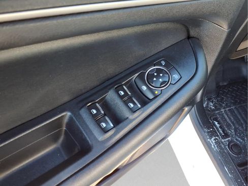 Used 2022 Ford Edge SEL image 18