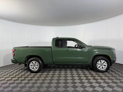 Used 2022 Nissan Frontier SV w/ Technology Package image 5