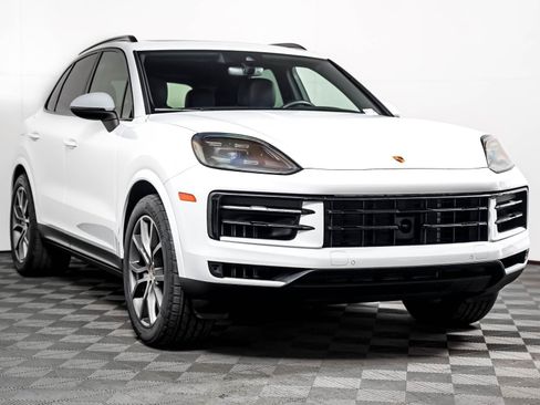 Certified 2024 Porsche Cayenne AWD/4WD image 8