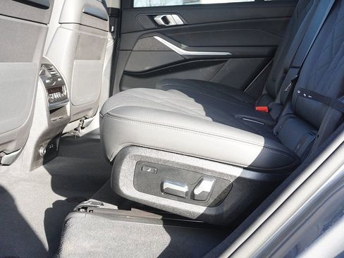 Used 2025 BMW X7 xDrive40i w/ Premium Package image 34