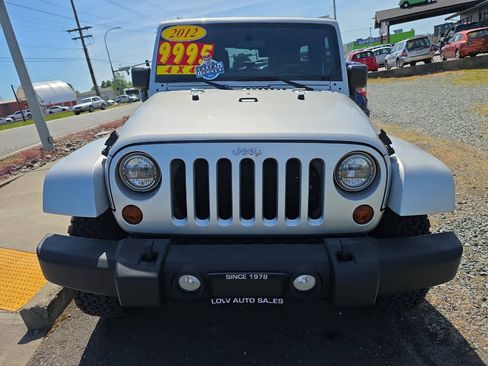 Used 2012 Jeep Wrangler Unlimited Sport AWD/4WD image 6