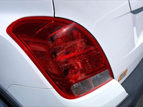Used 2016 Chevrolet Trax LT AWD/4WD image 27