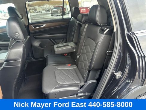 Used 2024 Volkswagen Atlas SE image 33