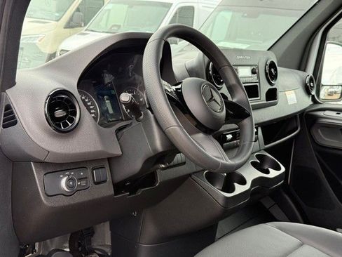 New 2025 Mercedes-Benz Sprinter 2500 image 10