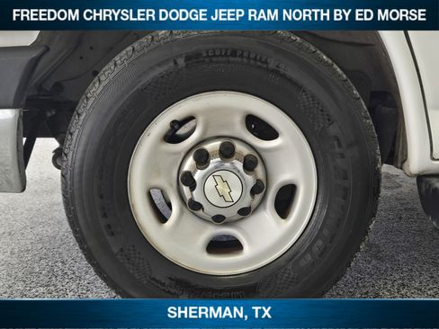 Used 2014 Chevrolet Express 2500 LT w/ LT Preferred Equipment Group image 7