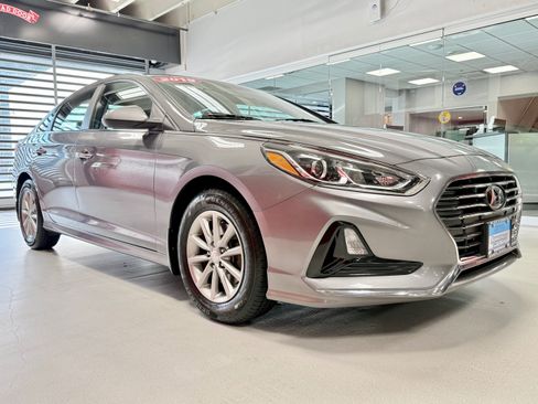 Used 2019 Hyundai Sonata SE w/ Cargo Package FWD image 11