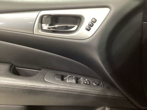 Used 2019 Nissan Pathfinder SL image 15