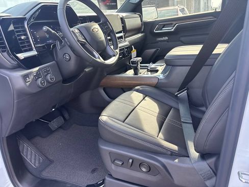 New 2026 Chevrolet Silverado 1500 High Country AWD/4WD image 16
