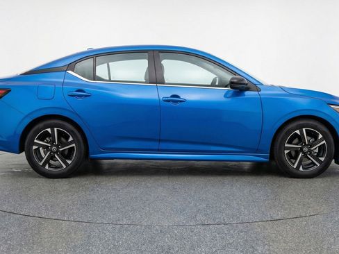 Used 2025 Nissan Sentra SV FWD image 11