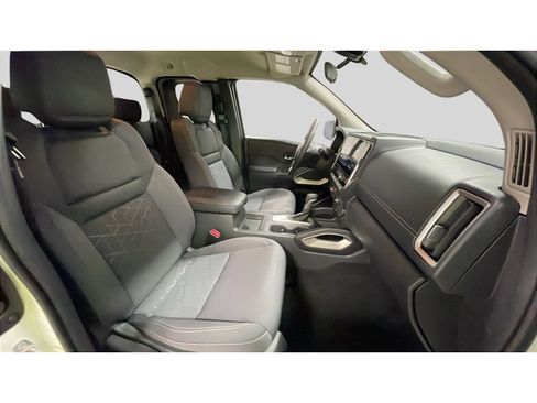 Used 2025 Nissan Frontier SV AWD/4WD image 17