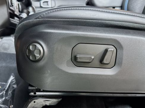 Used 2024 Jeep Wrangler High Altitude AWD/4WD image 17