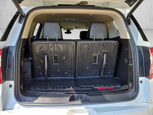 Used 2020 GMC Acadia Denali w/ Technology Package AWD/4WD image 6