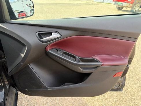 Used 2014 Ford Focus Titanium FWD image 10