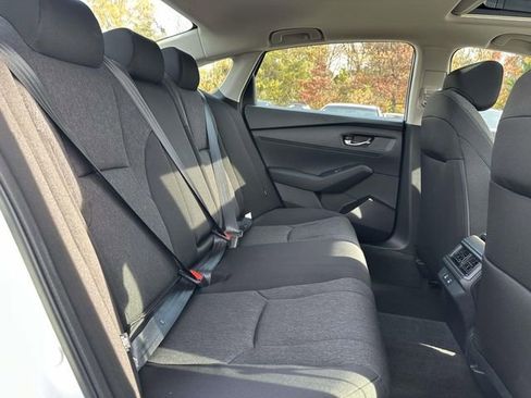 Certified 2025 Honda Accord SE image 8