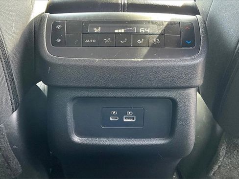 Used 2024 Nissan Pathfinder SV image 24