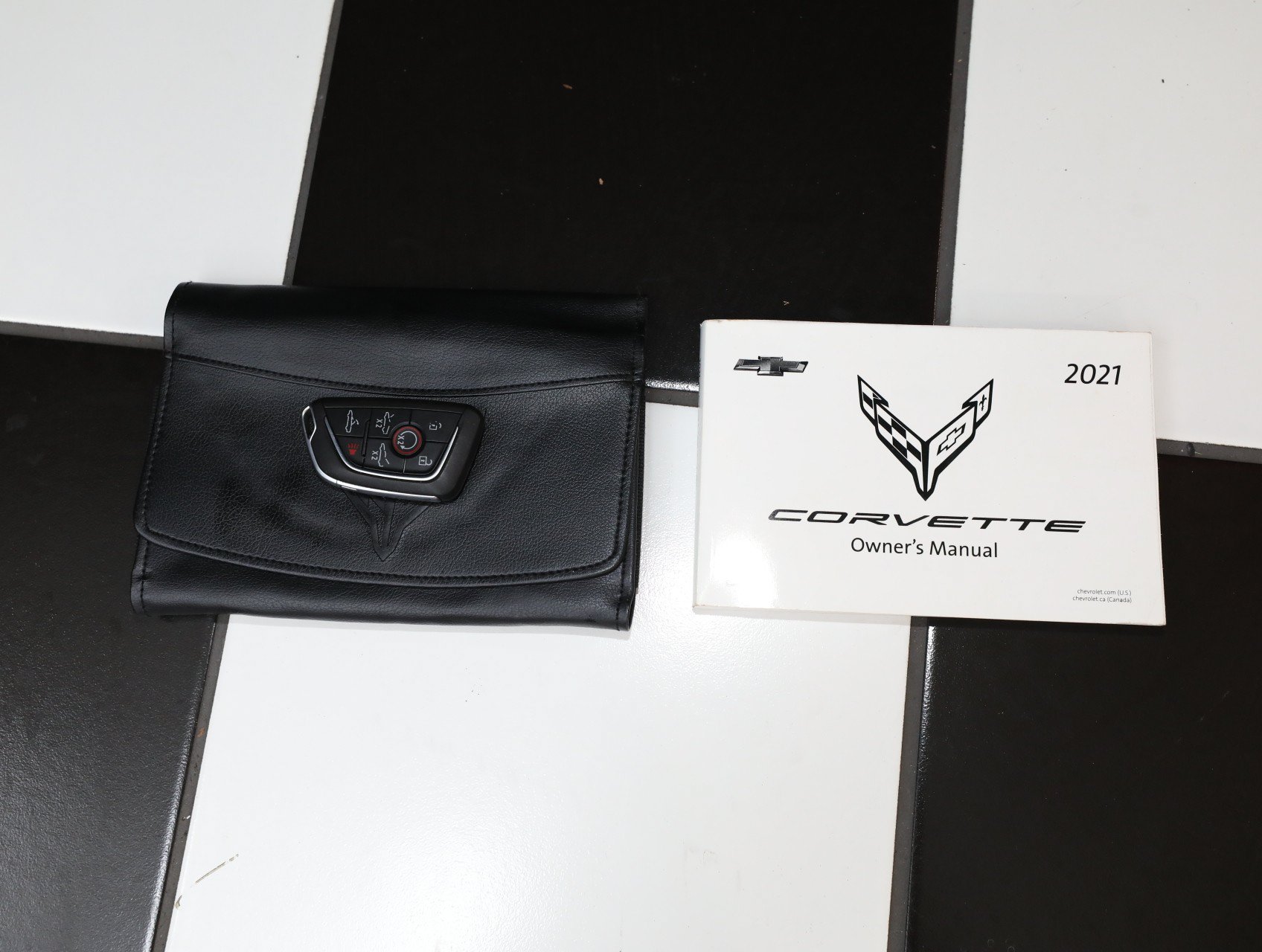 Used 2021 Chevrolet Corvette Stingray Premium Conv w/ Z51 Performance Package RWD image 88